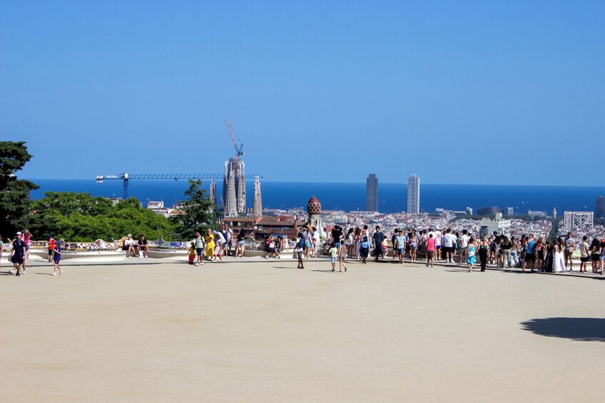 Park Güell - Fast track access and guided tour