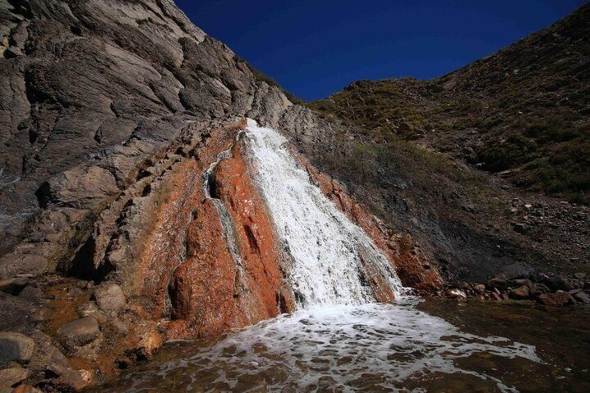 Luxury tour from SCL to Embalse el Yeso and Termas del Plomo in Cajón del Maipo