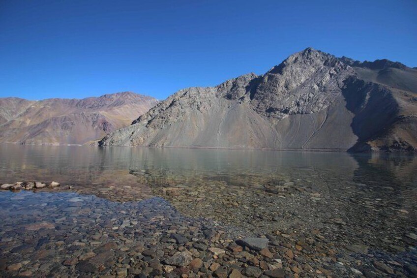 Luxury tour from SCL to Embalse el Yeso and Termas del Plomo in Cajón del Maipo