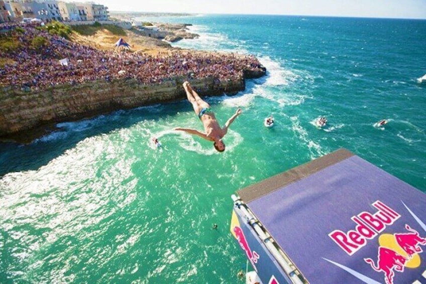 Crazy Red Bull divers