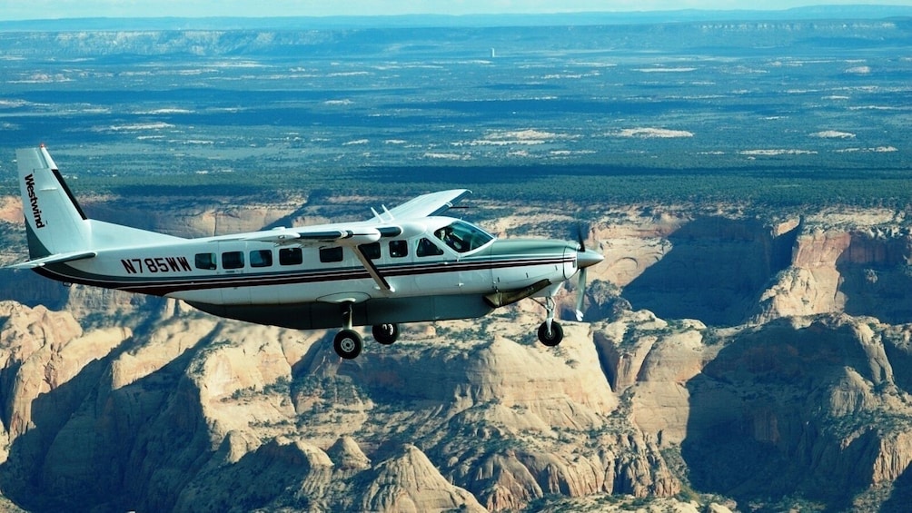 Scenic Airplane Flight & Wine Tasting Tour to Sedona (SWT)