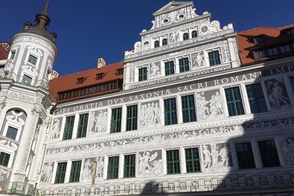 Guided tour of the castle with an introduction to architecture and the Dres...