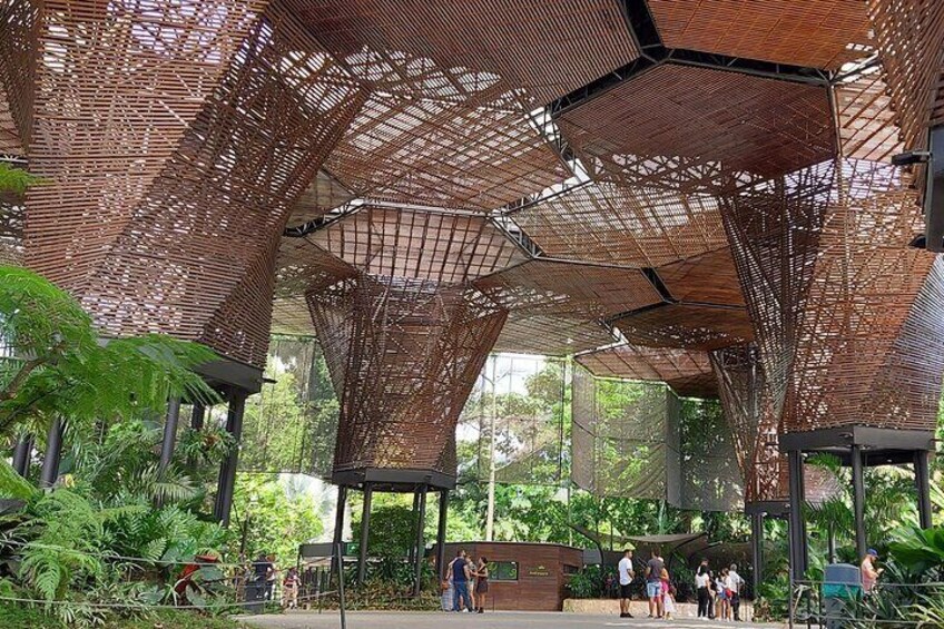 Private City Tour of Medellin with Metro, Metrocable and Commune 13