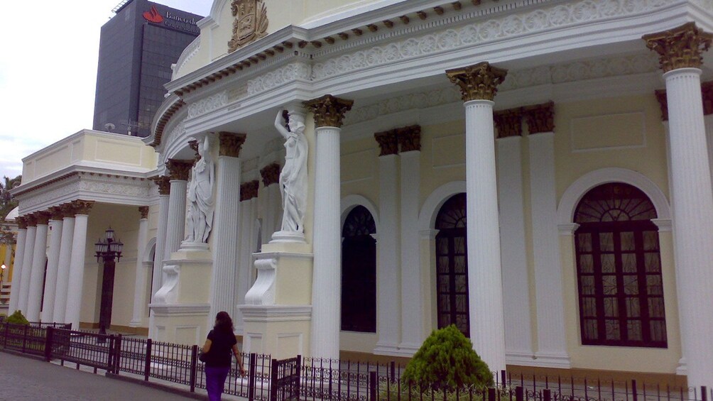 Ornate columned building in Caracas