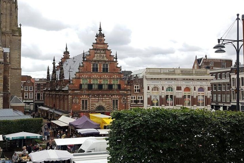 The Grote Markt or great market and town square, find out who built the iconic gable houses.