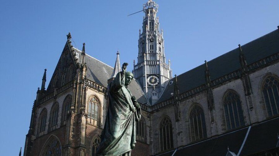 Local legend says Laurens Janszoon Coster invented the printing press, is there any truth to the legend? find out on my tour.
