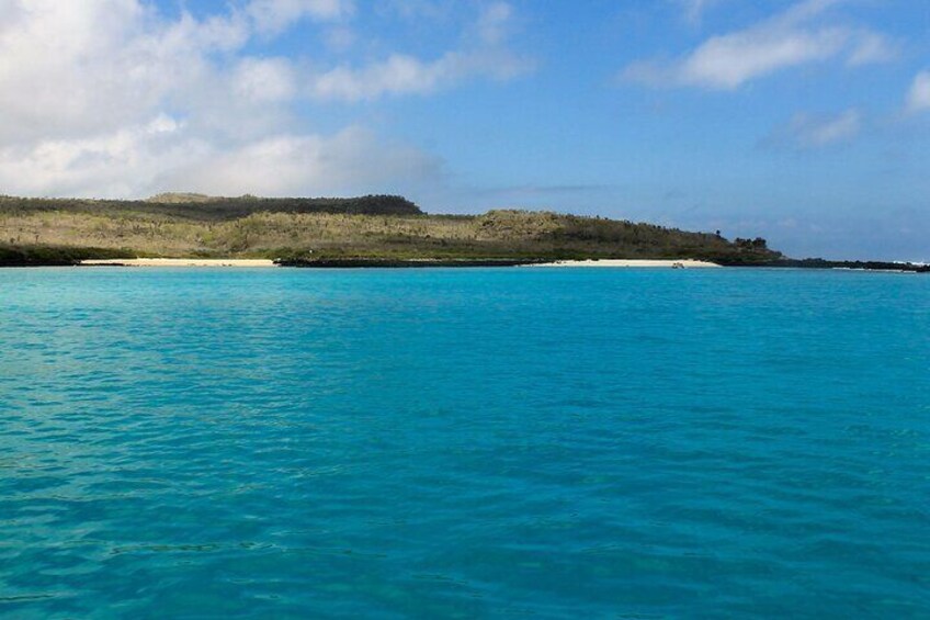 Turquoise waters in Barrington Bay