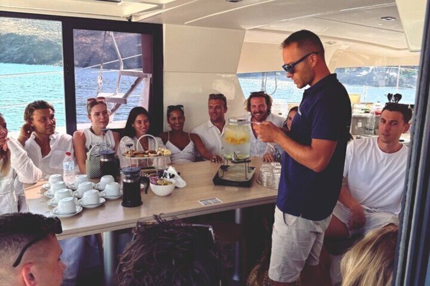 Heraklion: Catamaran Cruise to Dia, Sunset, Dinner, & Drinks