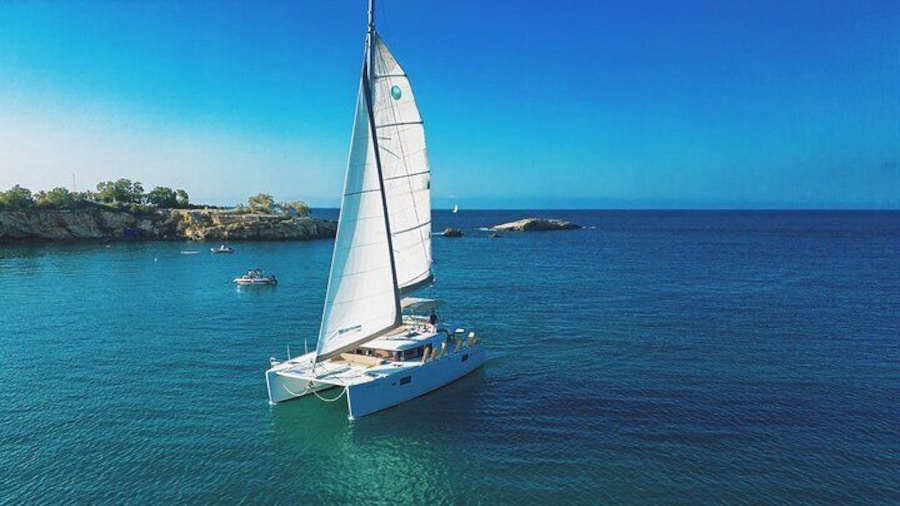 Heraklion: Catamaran Cruise to Dia, Sunset, Dinner, & Drinks