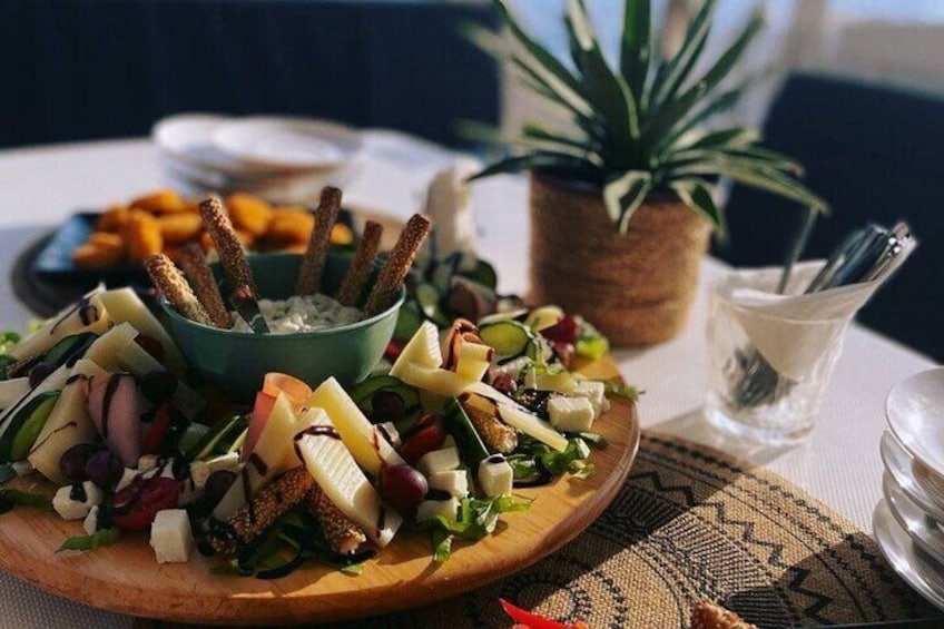 Heraklion: Catamaran Cruise to Dia, Sunset, Dinner, & Drinks