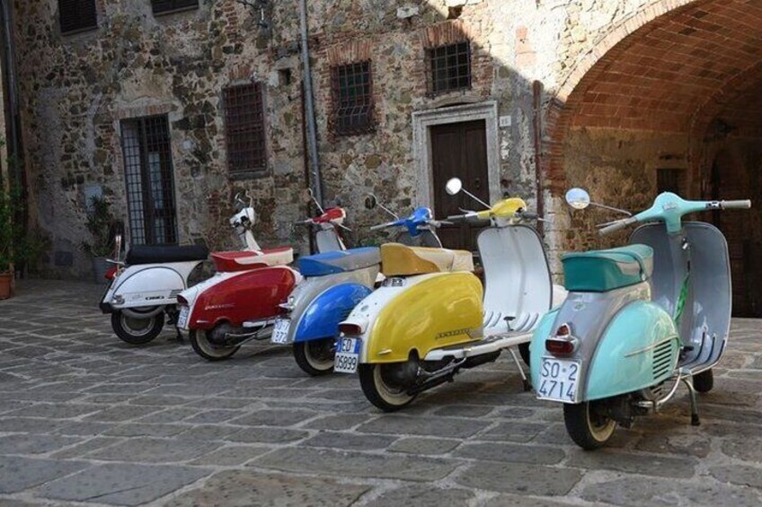 Lambretta rental in Modena