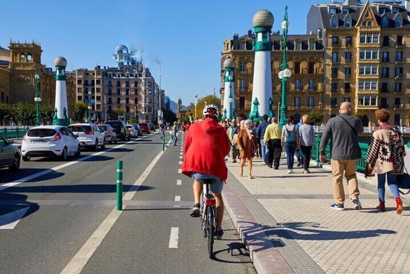 Basque History and Cultural Shared Tour by Bike