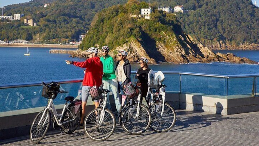 San Sebastian E-bike trour: Basque History and Cultural.