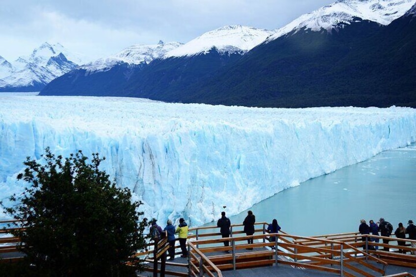 Perito Moreno Glacier ( Footbridges and Navigation )