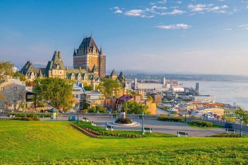 Old Town Quebec: "The European Charm" Exploration Game
