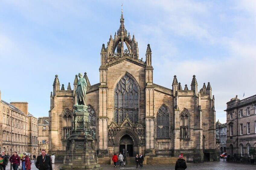 The Best of Edinburgh: Private Walking Tour with Edinburgh Castle