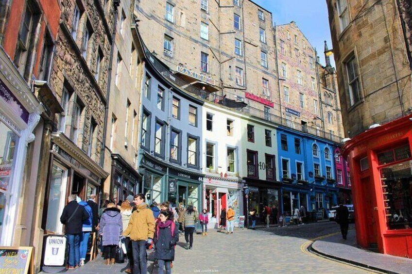 The Best of Edinburgh: Private Walking Tour with Edinburgh Castle