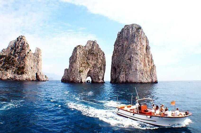 Small Group Tour from Salerno to Capri by Boat