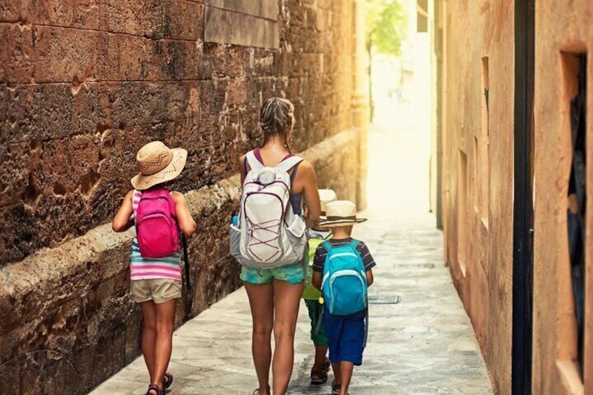 Stroll through the streets of Montpellier