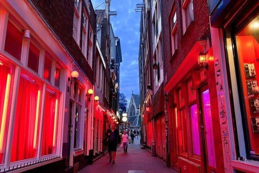 Evening Walking Tour: The Dark Side of Antwerp