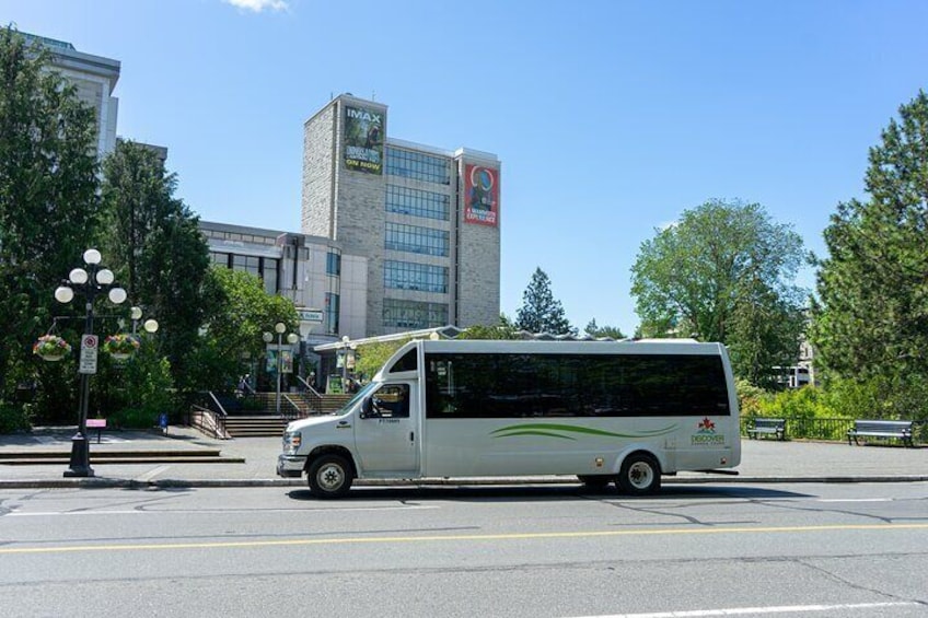 Discover Victoria & Butchart Gardens Tour