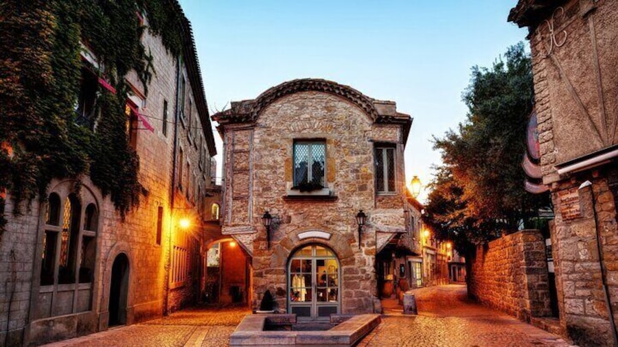 Carcassonne Outdoor Escape Game: Ghosts of the Citadel
