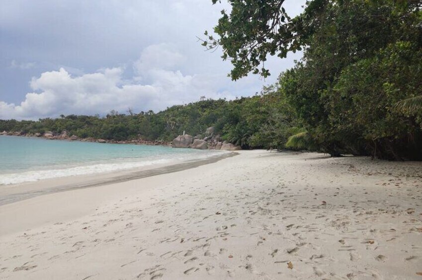 Private Fond Ferdinand and Anse Lazio Tour from Baie Sainte Anne