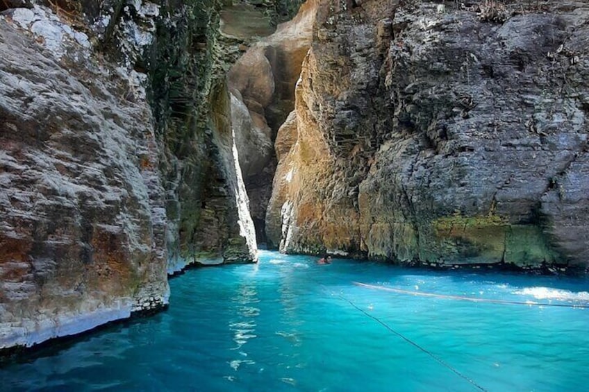 La Leona Waterfall Hike