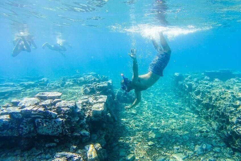 Snorkeling at ancient sunken city of Epidaurus pr ive