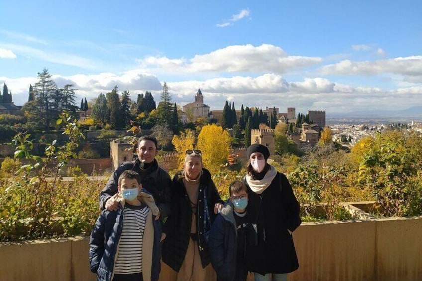 Alhambra Private Family Visit with children