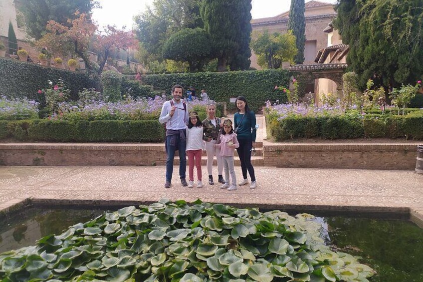 Alhambra Private Family Visit with children
