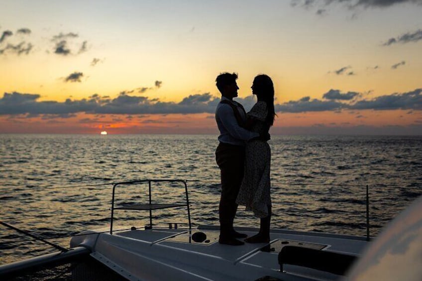 Half-Day Exclusive Catamaran Cruise in Santorini with Meal and Open Bar