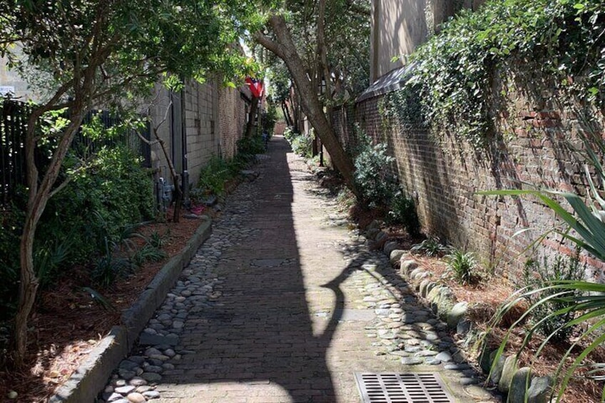 Self-Guided "The French Quarter Charleston" Solo Walking Tour