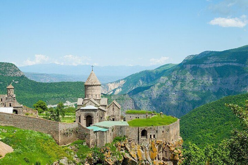 Private tour to Hin Areni winery, Tatev monastery & ropeway, Khndzoresk caves