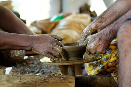 Private Traditional Pottery Class near Arusha