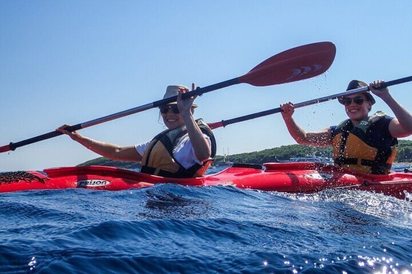 4-Hour Guided Sea Kayaking Activity in Hvar