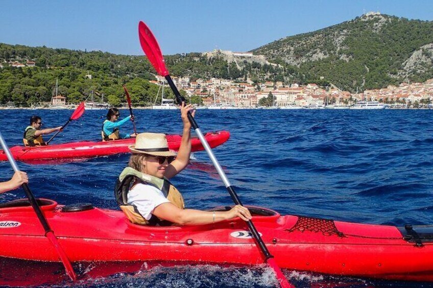 4-Hour Guided Sea Kayaking Activity in Hvar