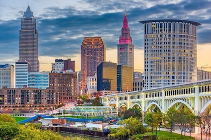 Smartphone-Guided Walking Tour of City centre Cleveland Sights & Stories