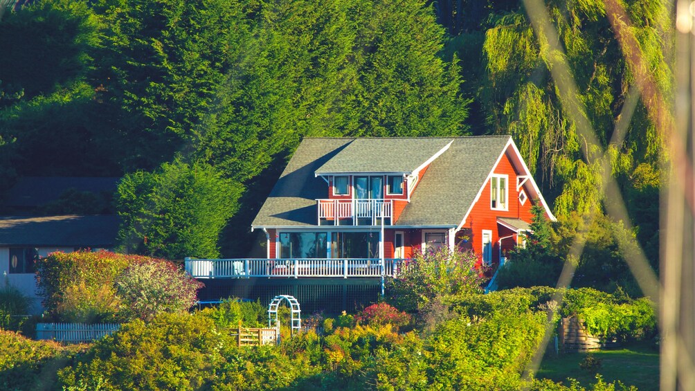 View of quaint Bainbridge building.