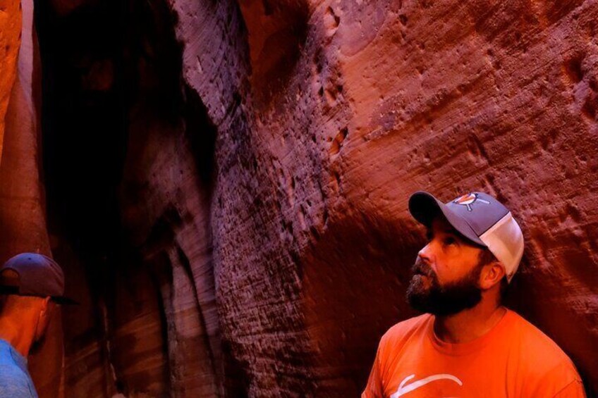 1-Hour Peekaboo Slot Canyon Adventure