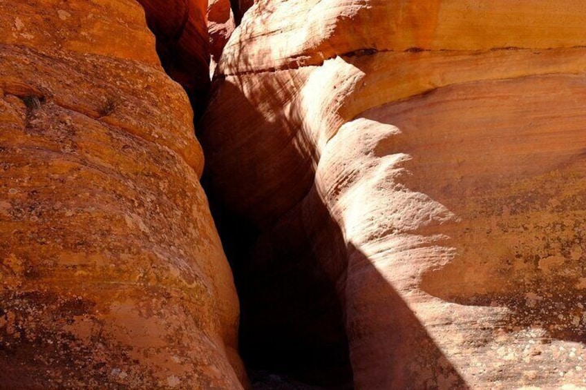 1-Hour Peekaboo Slot Canyon Adventure