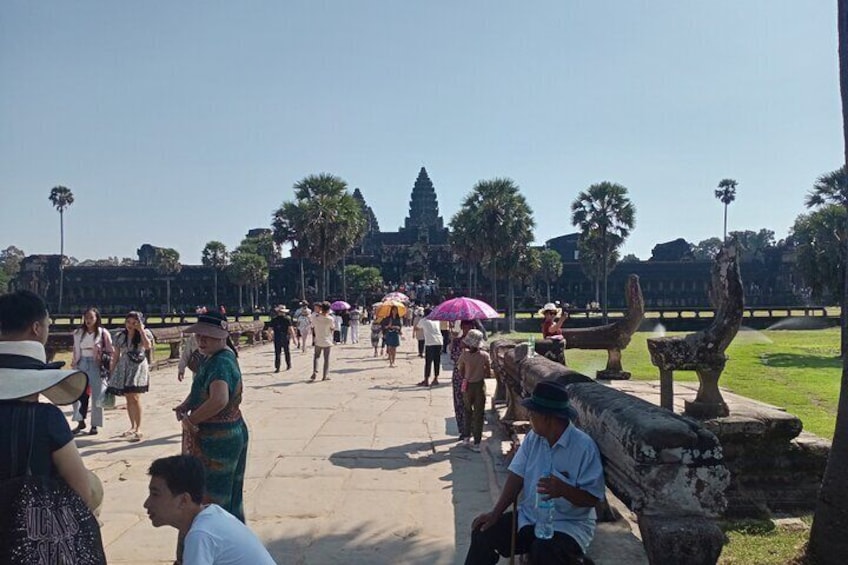 2-Day private Tours in Angkor Wat, Ta Prohm & Kampong Phluk Eco-tourism
