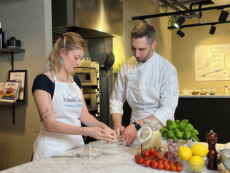 Milan: Gelato and Pizza making class 