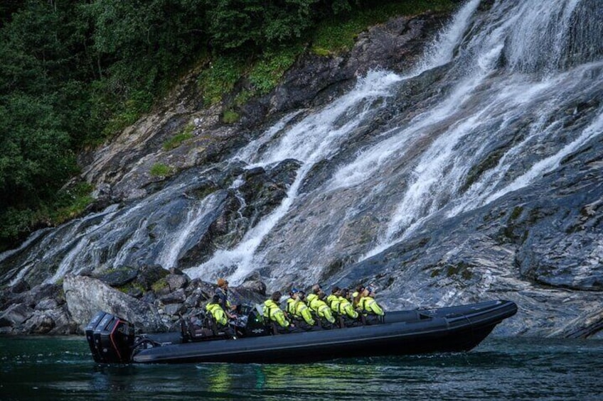 Geiranger: RIB Fjordsafari Geirangefjord