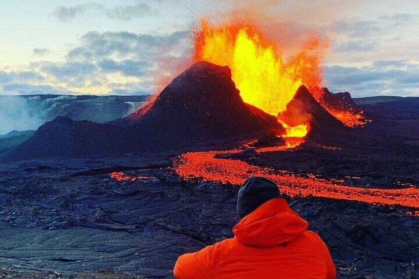 Private Premium Volcano Hike with Local Geology Enthusiasts