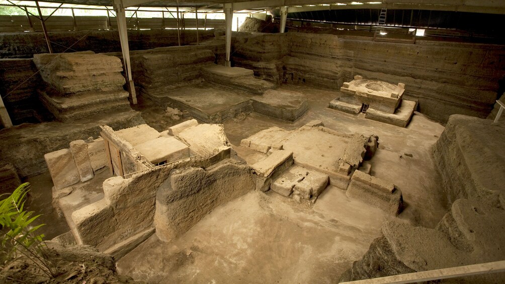 Ruins in el Salvador