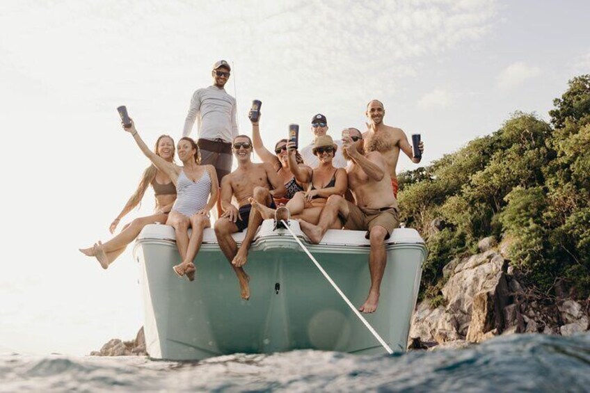 Invite your friends to have the best day of their vacation