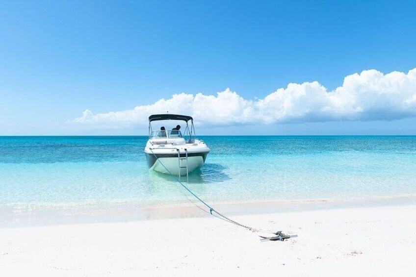 Private Grace Bay Boat Sunset Tour with Pickup