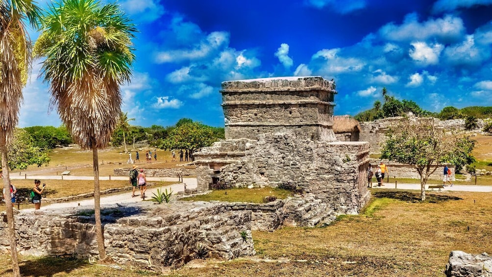 2-Day Combo: Isla Mujeres Sailing and Tulum Mayan Ruins