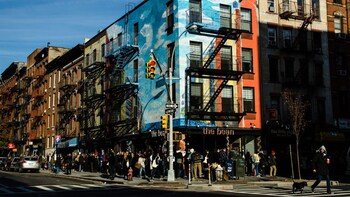 East Village Pub Crawl with Drinks
